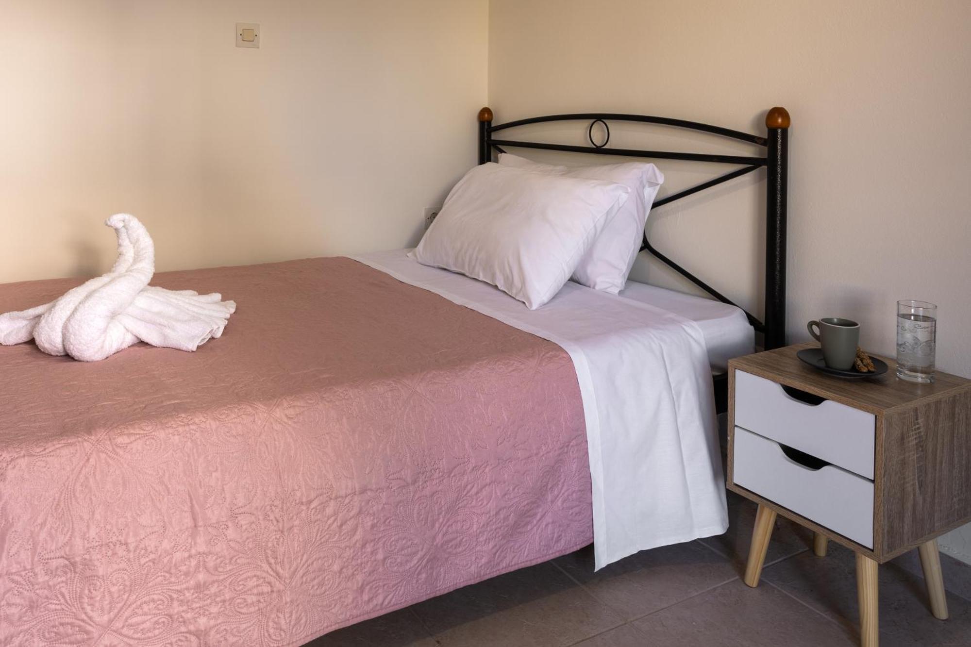 Pavlos Apartments Argostoli  Exterior photo