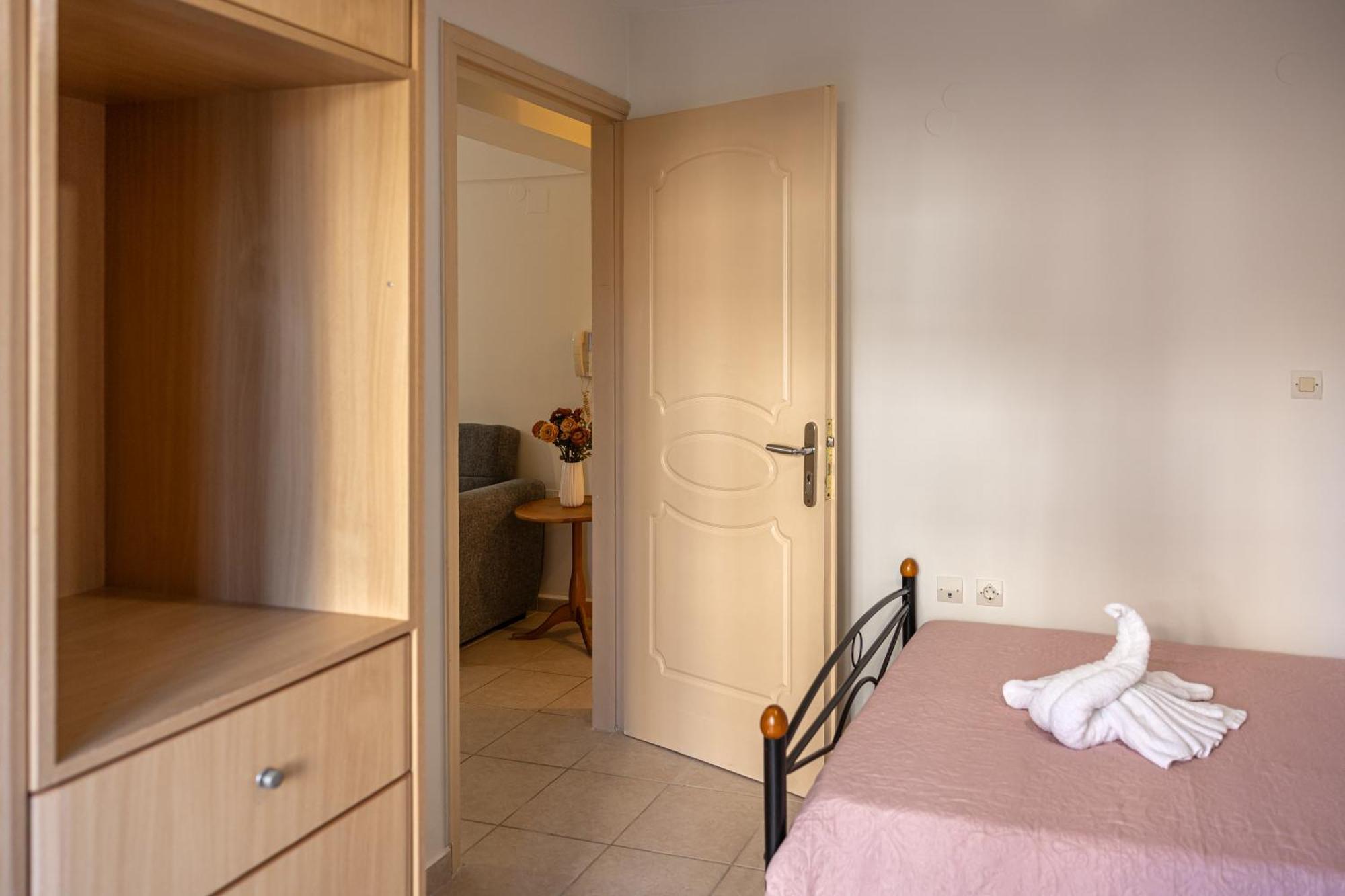 Pavlos Apartments Argostoli  Exterior photo